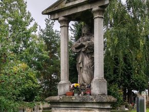 náhrobek se sochou Panny Marie