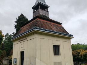 hřbitovní kaple s kolumbáriem